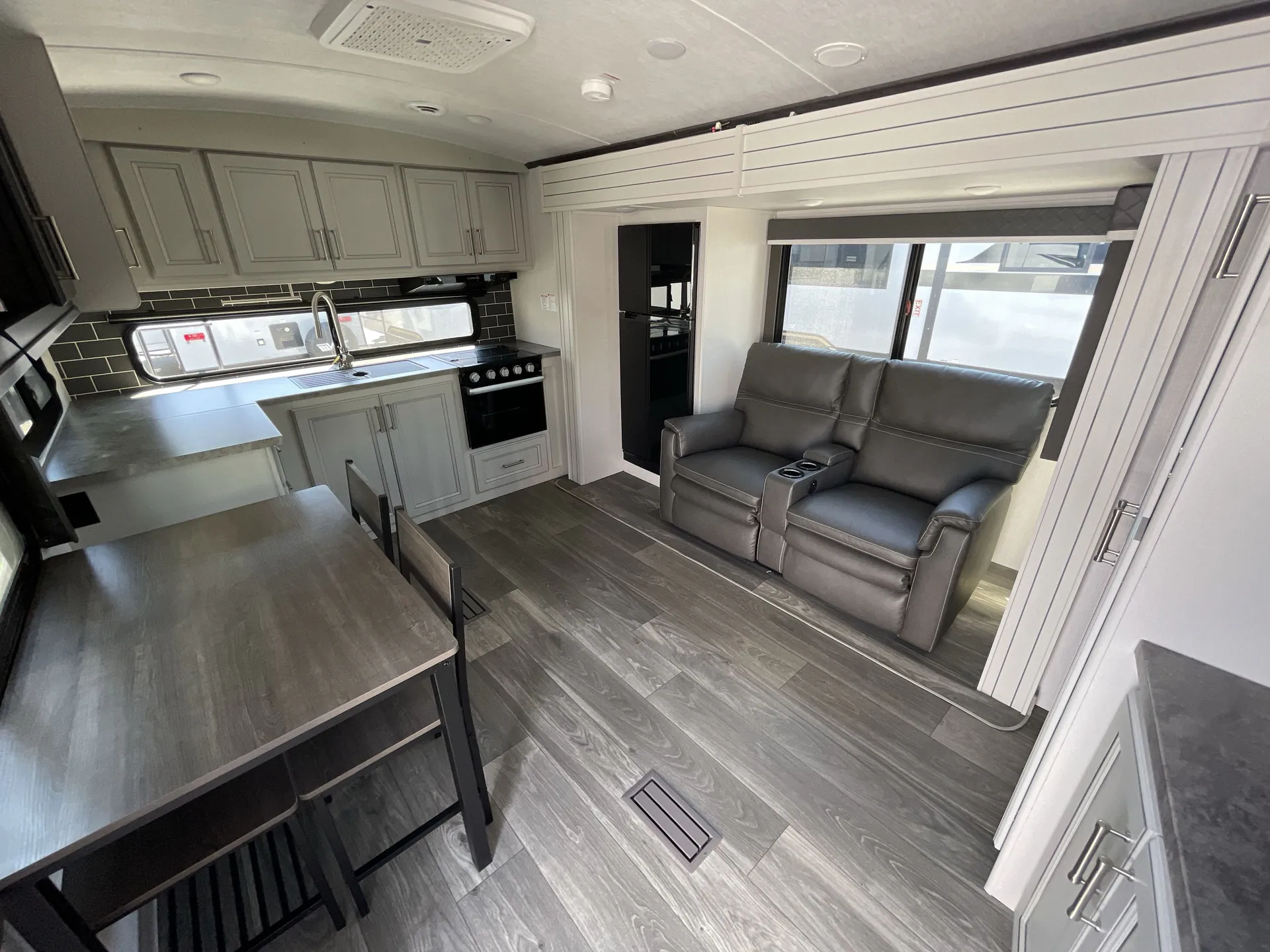 2024 Keystone Cougar Half-Ton 25MLE — living area main