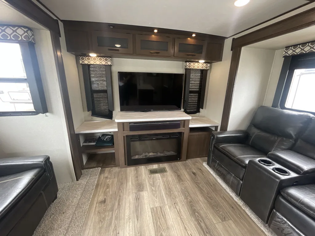 2020 Prime Time LaCrosse 3370MB, Photos photo 13