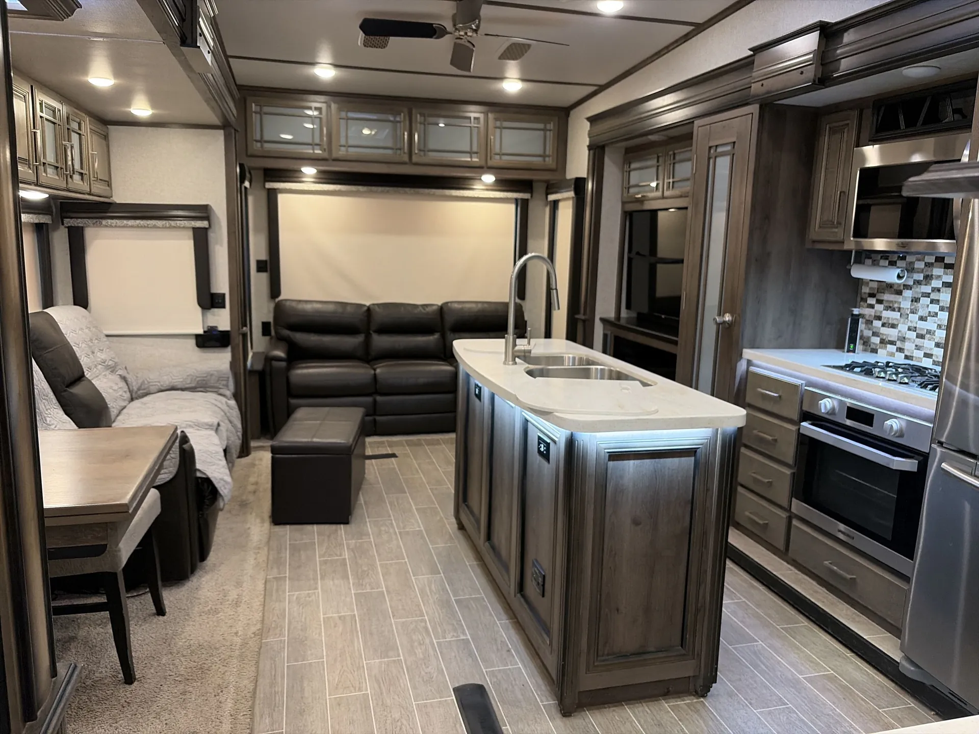 2020 Keystone Montana 3931FB — living area main