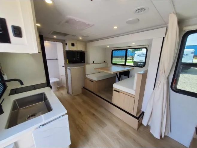2026 Winnebago Micro Minnie 2108DS - Photo 4