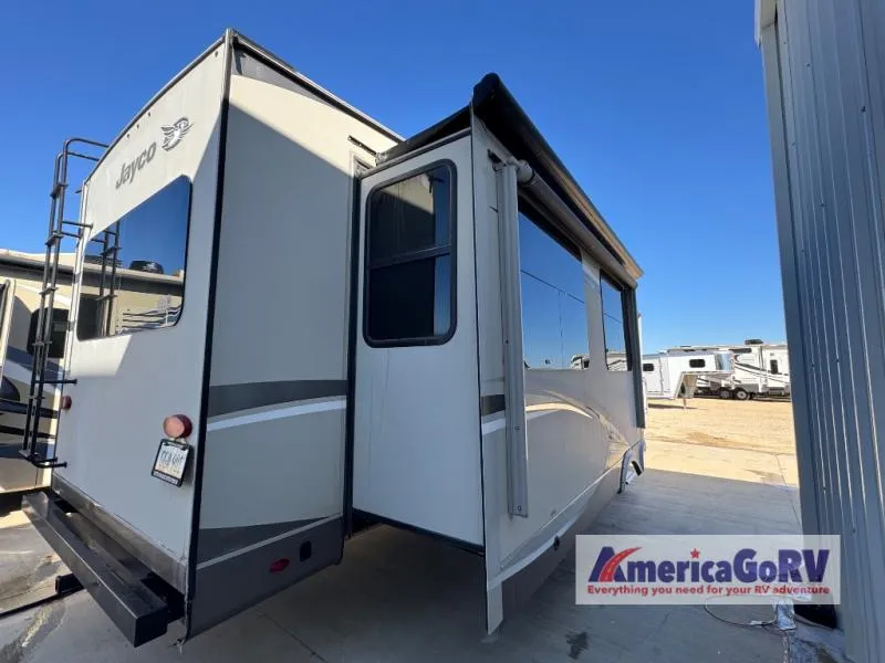 2017 Jayco Eagle 327CKTS - Photo 3