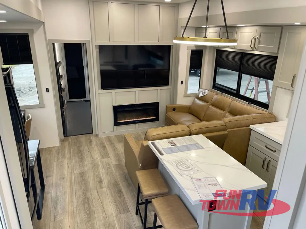 2026 Brinkley Model G 4150, Photos photo 3