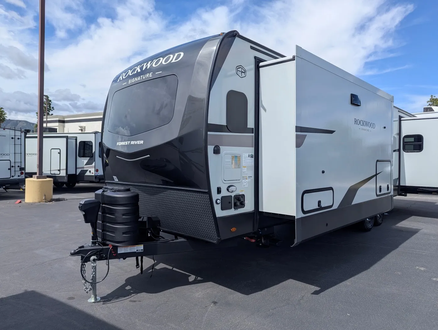 2026 Forest River Rockwood Signature 8339FK - Photo 4
