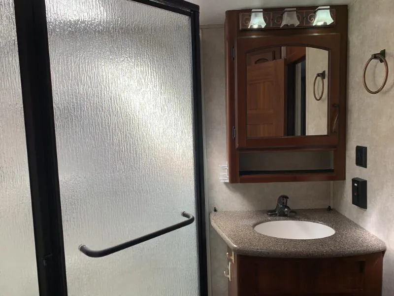 2014 Keystone Montana 3100RL, Photos photo 26