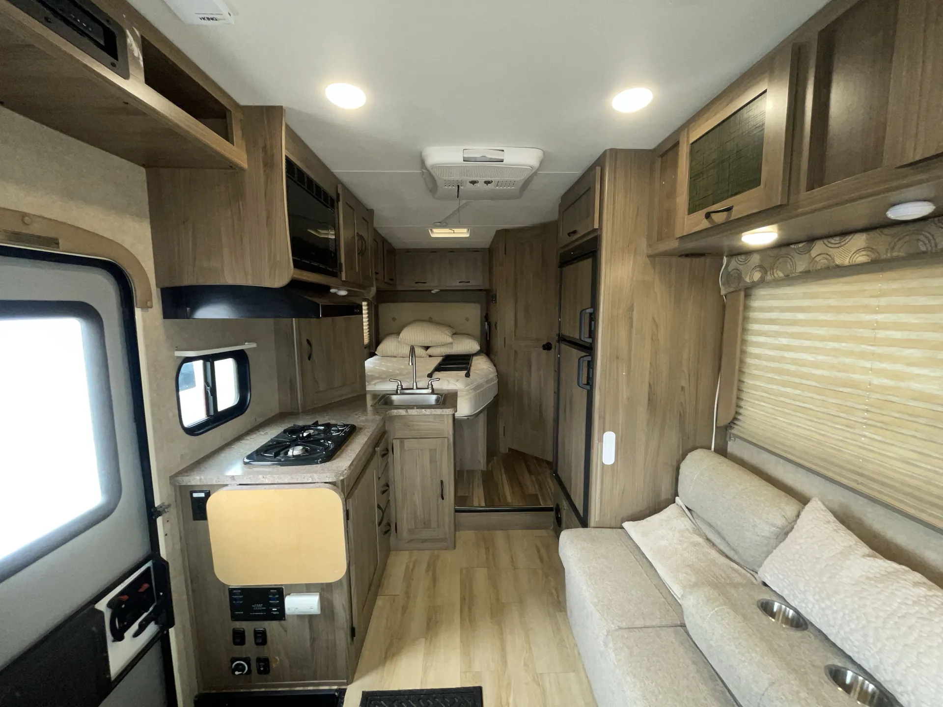 2016 Coachmen Freelander 20CB - Photo 3