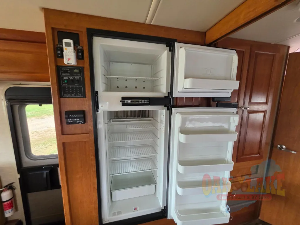 2018 Winnebago Sunstar 27P, Photos photo 22