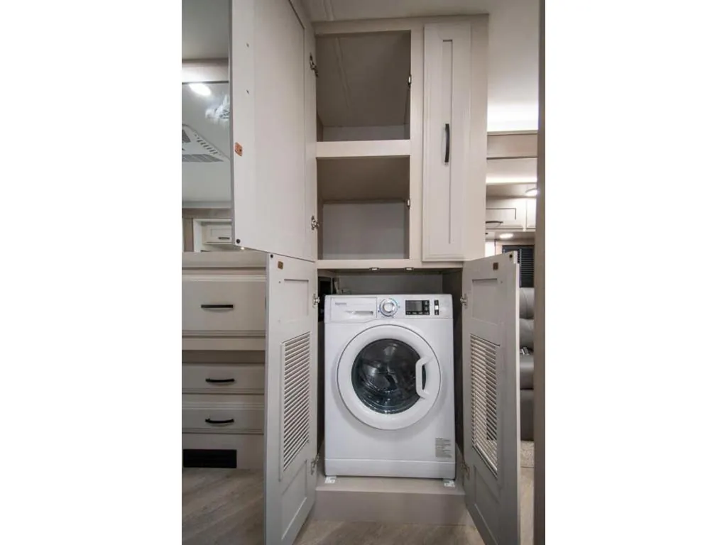 2027 Entegra Coach Emblem 36U, Photos photo 25