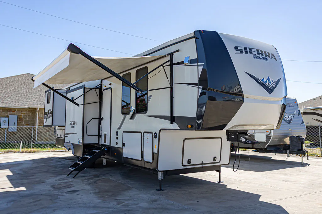 2023 Forest River Sierra Luxury 388BHRD - Photo 3