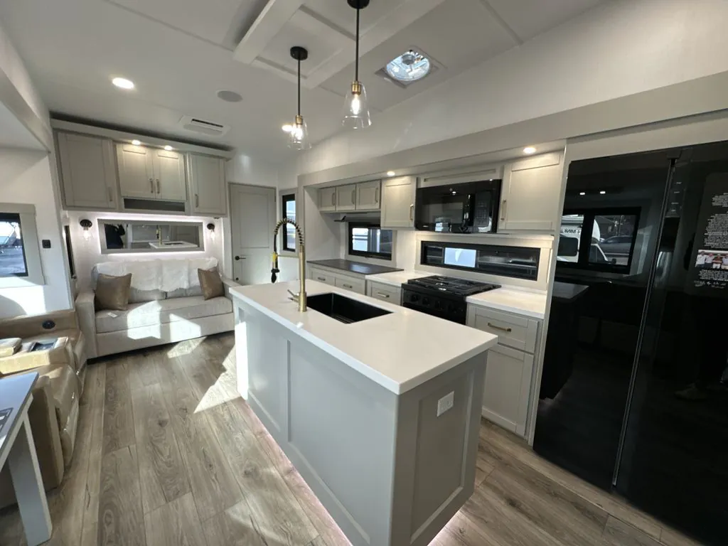 2026 Brinkley Model Z 3515, Photos photo 6