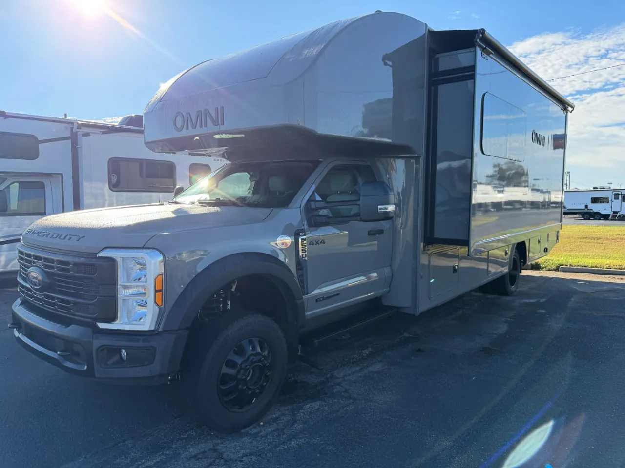 2027 Thor Motor Coach Magnitude Grand Z30 - Photo 4