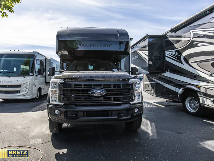 2027 Thor Motor Coach Magnitude Z30 - Photo 3