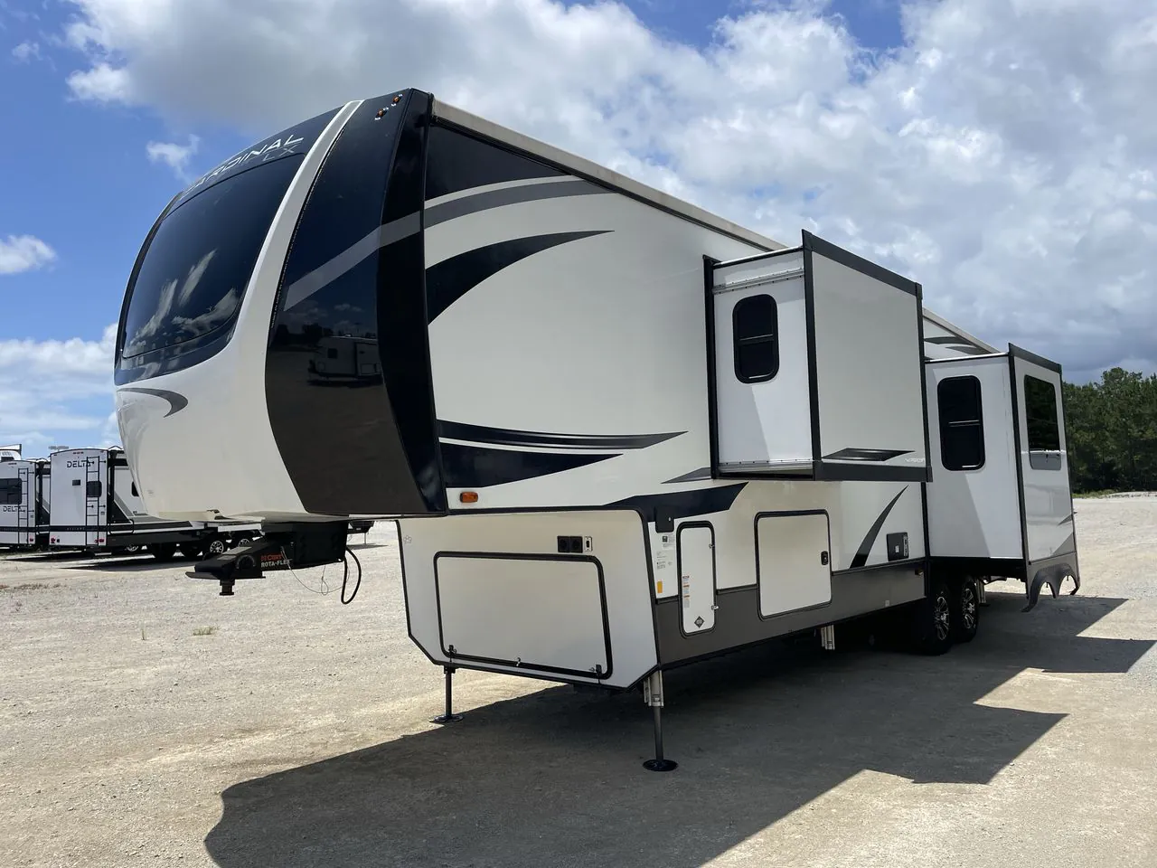 2022 Forest River Cardinal Luxury 390FBX - Photo 4