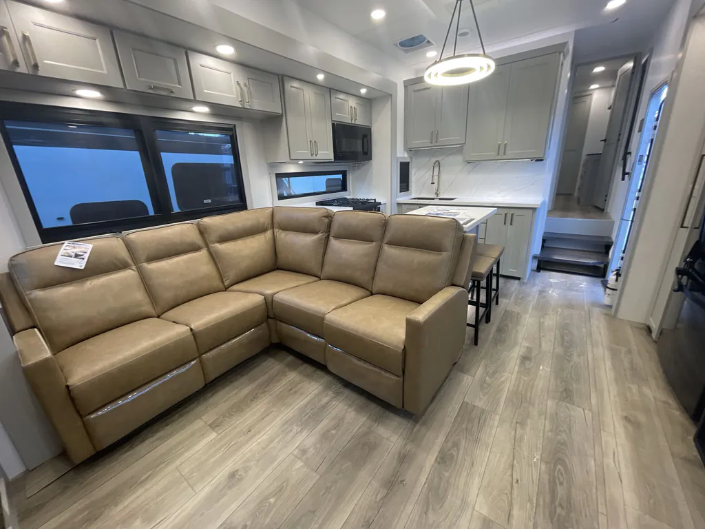 2026 Brinkley Model G 4150, Photos photo 11