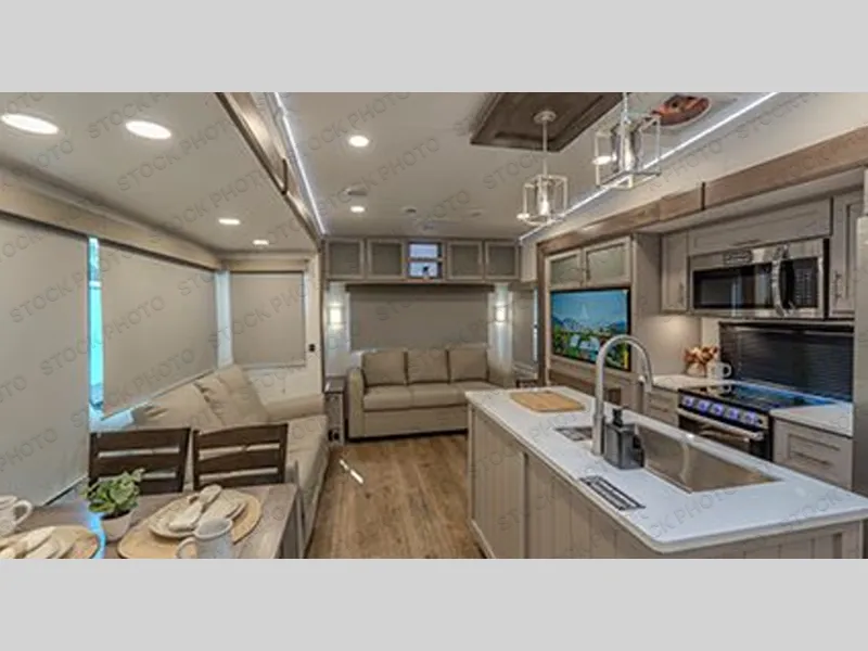 2027 Alliance RV Avenue 32RLS - Photo 3