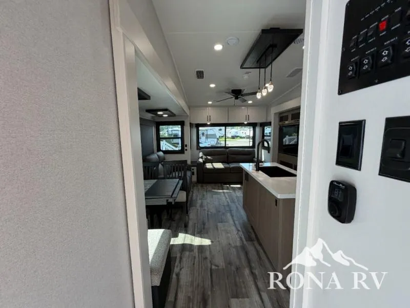 2027 Highland Ridge Roamer 35MRQS - Photo 3