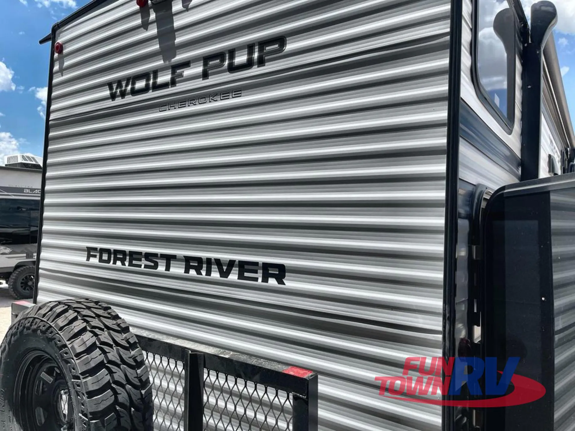2027 Forest River Cherokee Wolf Pup 17JW — Photo 7