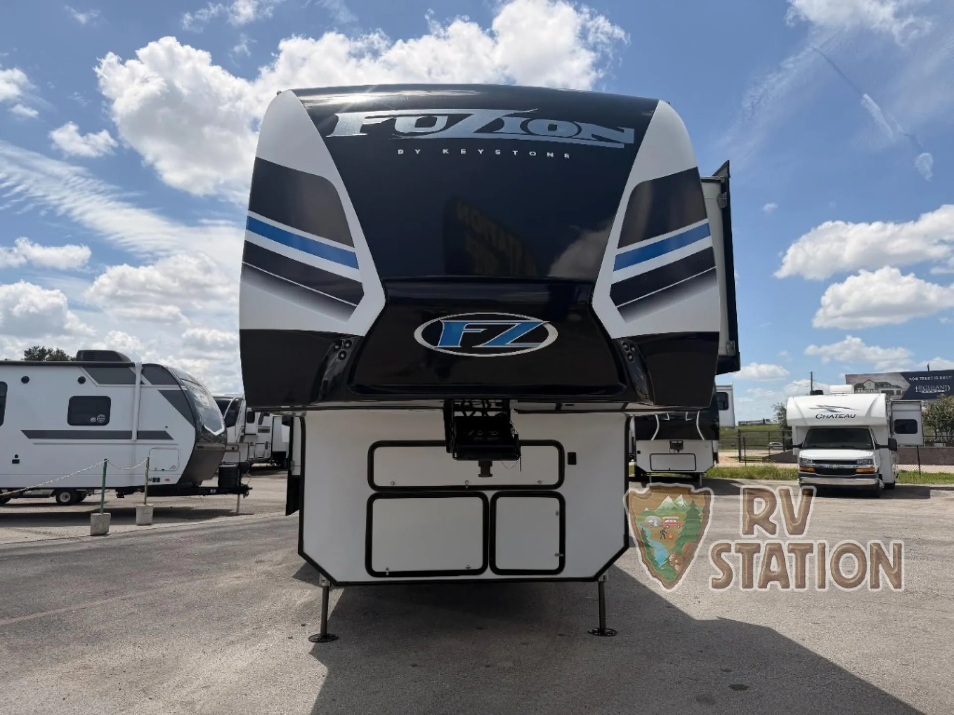 2023 Keystone Fuzion 421 - Photo 3