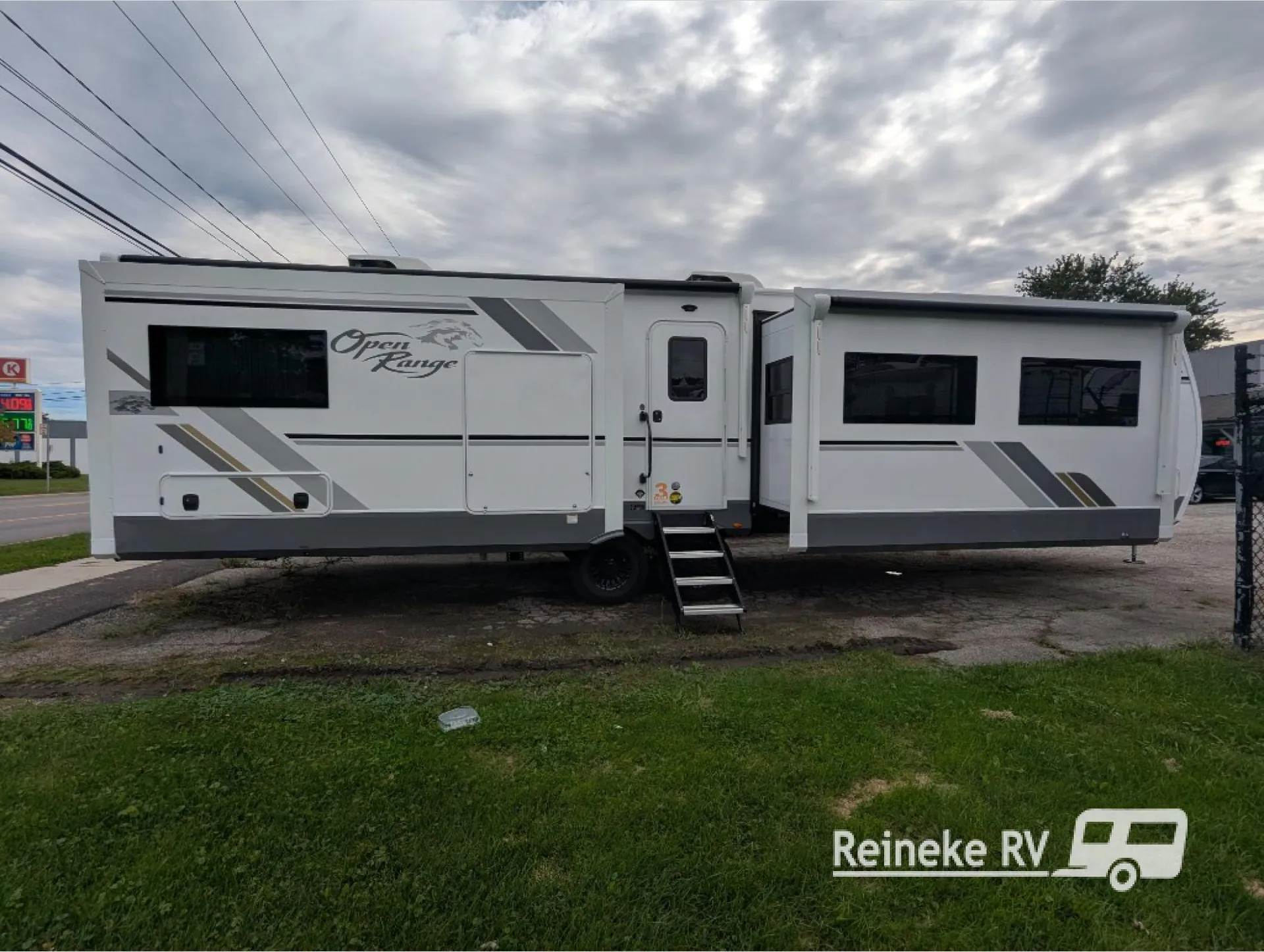 2027 Highland Ridge Open Range 3X 335RBS - Photo 2