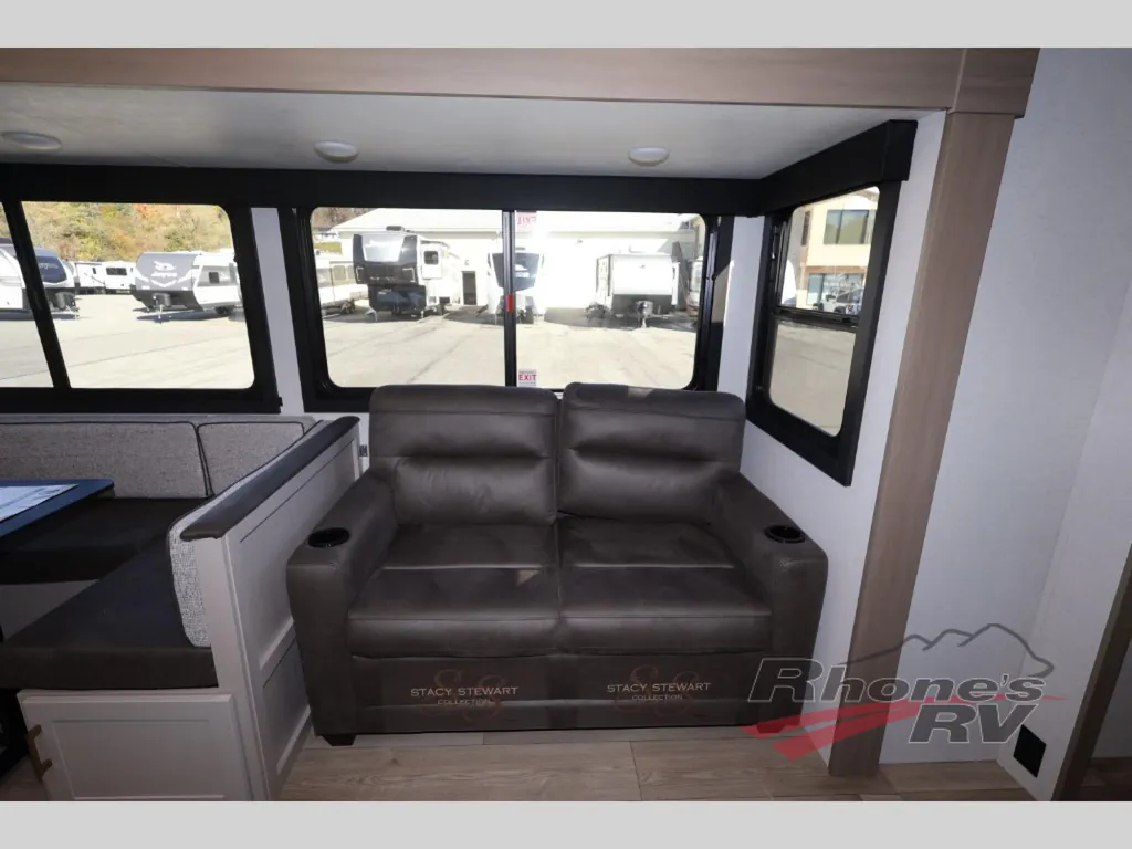 2027 Jayco Jay Feather 29BHB, Photos photo 11