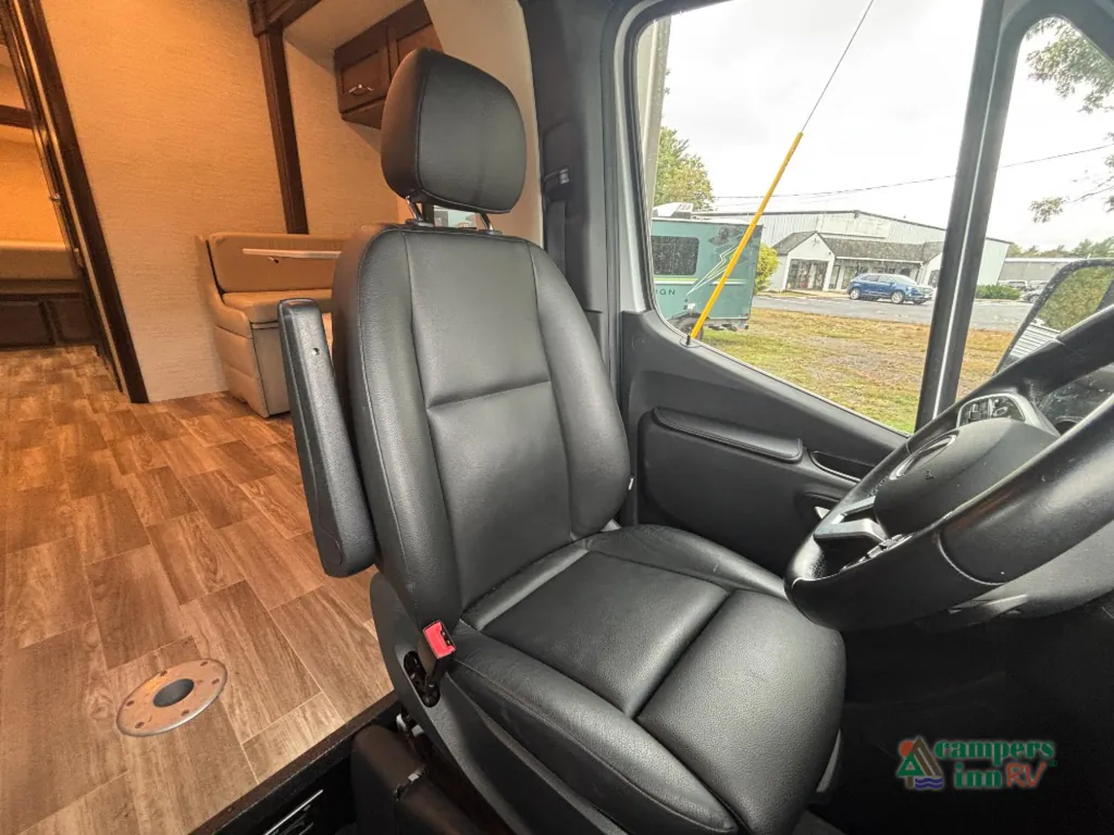 2021 Tiffin Wayfarer 25 SW, Photos photo 11