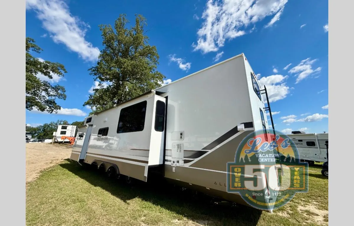 2026 Alliance RV Benchmark 44LFT - Photo 4