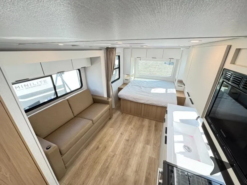2026 Winnebago Thrive 18FBS - Photo 4