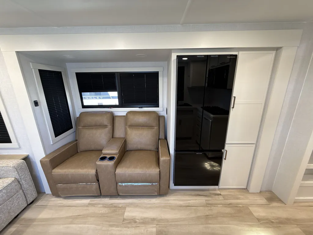 2026 Brinkley Model I 294, Photos photo 10