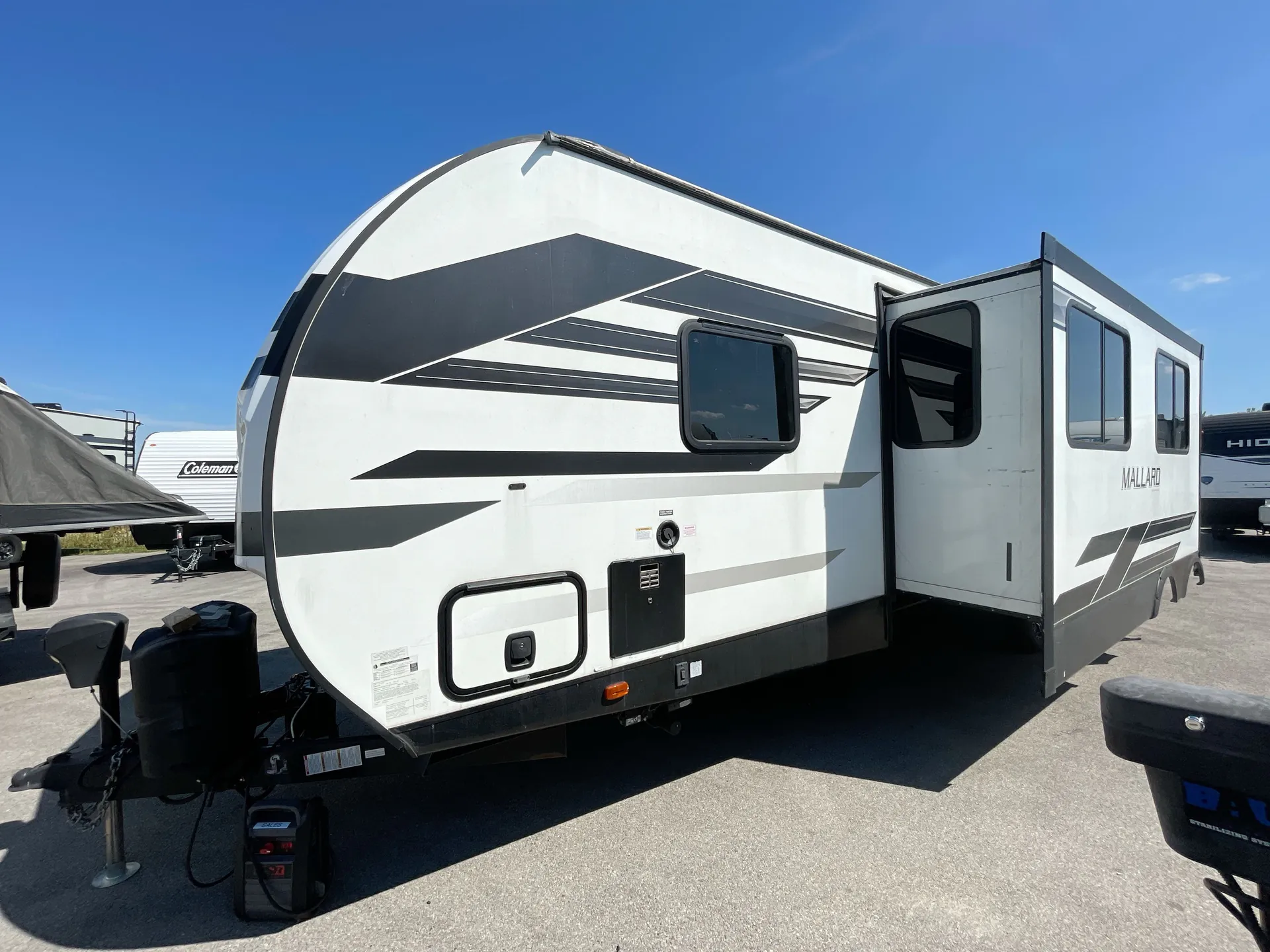 2021 Heartland Mallard M33 — campside
