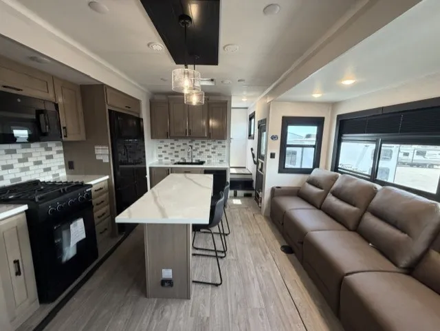2027 Highland Ridge 3X 390TBS, Photos photo 26
