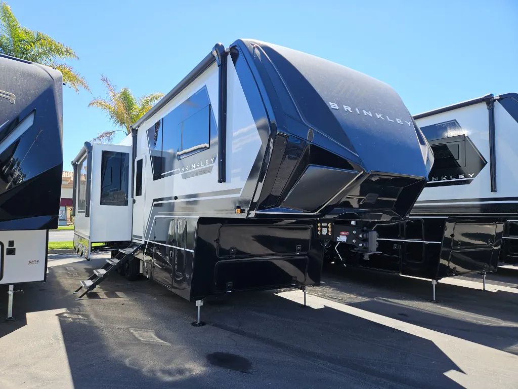 2026 Brinkley Model G 3250 - Photo 2