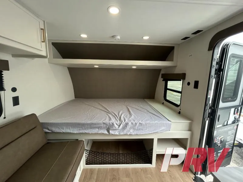 2027 Grand Design Transcend One 151BH - Photo 4
