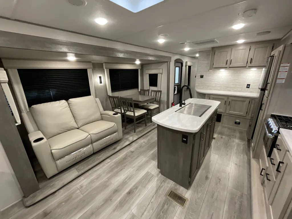 2024 Coachmen Catalina Legacy Edition 283FEDS, Photos photo 2