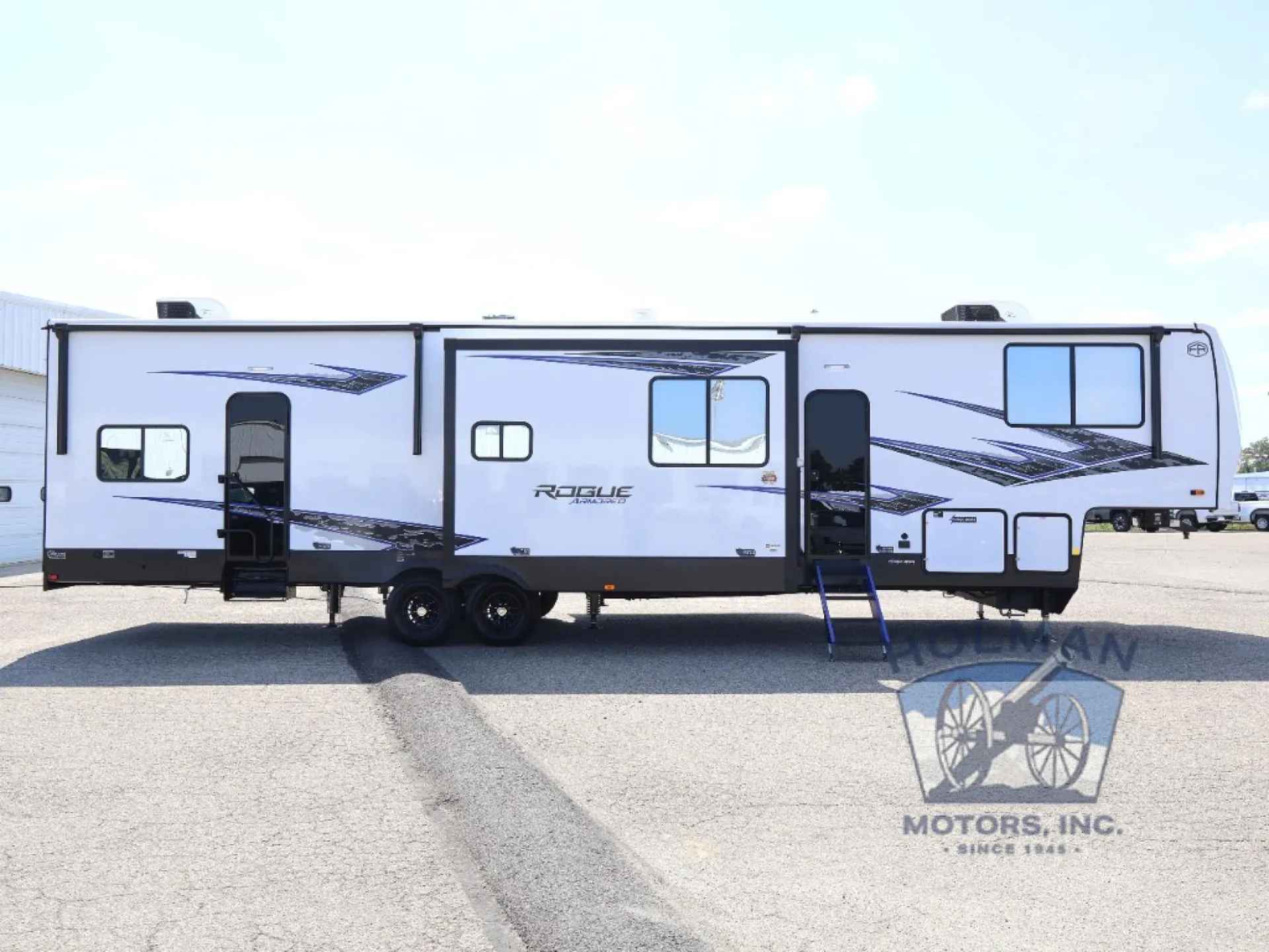 2027 Forest River Vengeance Rogue Armored 391T145 - Photo 3