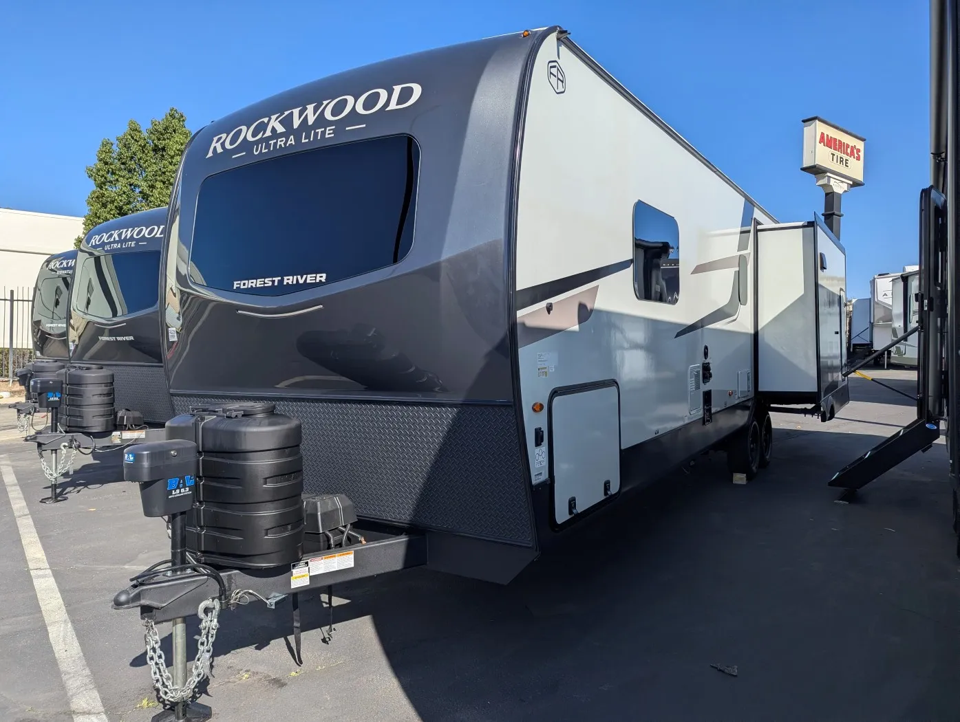 2026 Forest River Rockwood Ultra Lite 2906RL - Photo 4