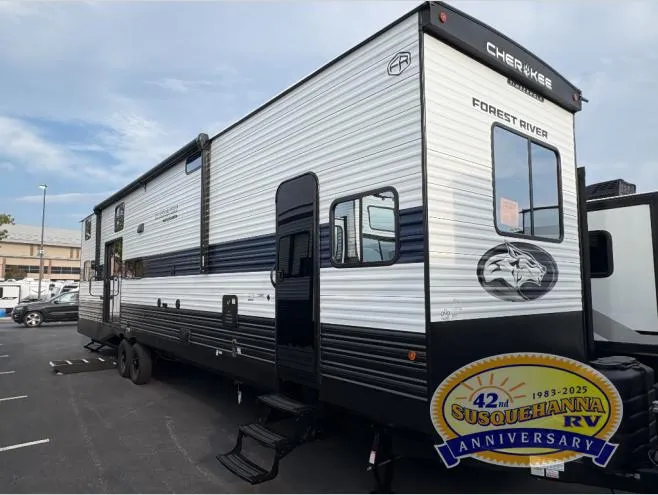 2026 Forest River Cherokee Timberwolf 39DC - Photo 2