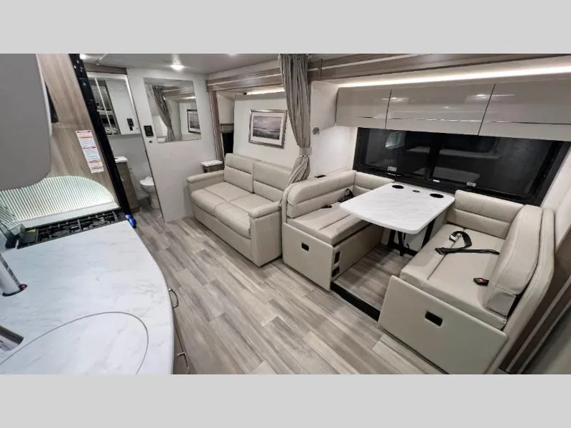 2026 Thor Motor Coach Tiburon 24FB - Photo 4