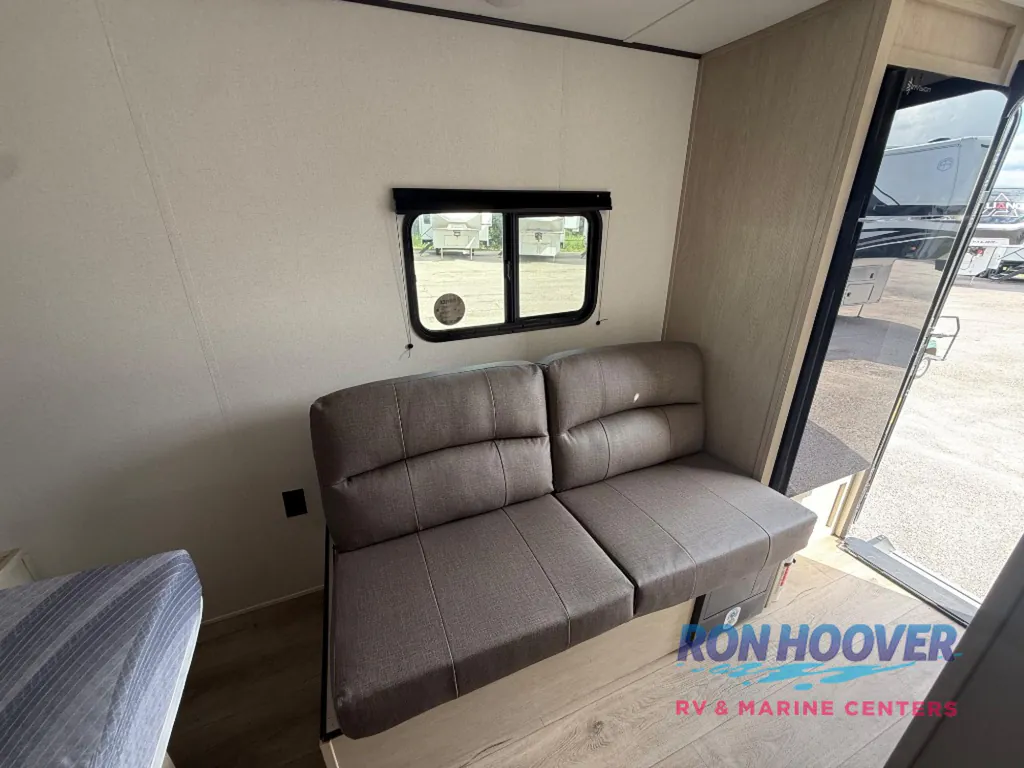 2026 Shasta Compact 17DB, Photos photo 7
