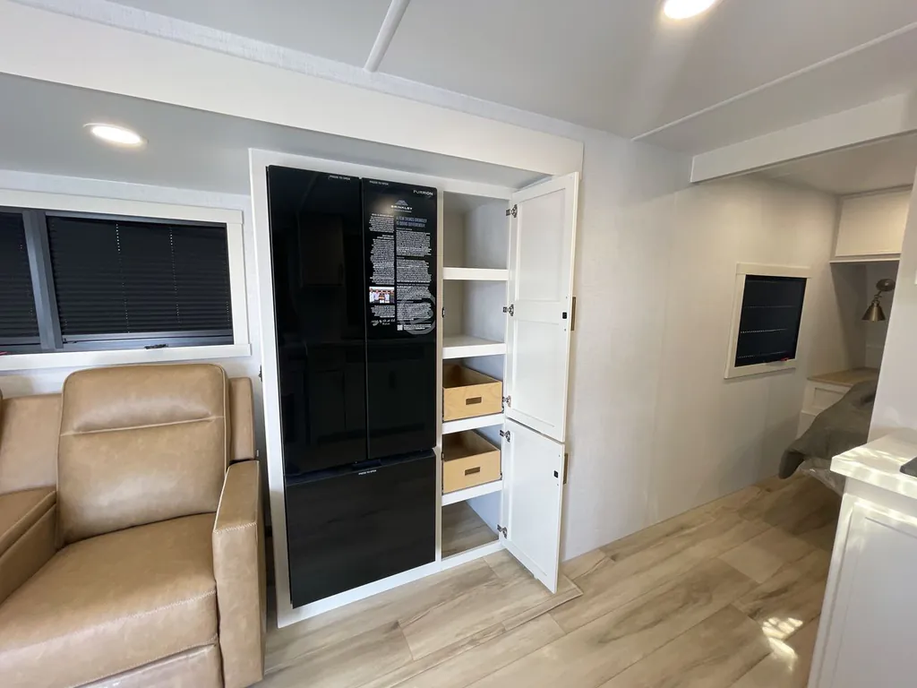 2026 Brinkley Model I 265, Photos photo 21