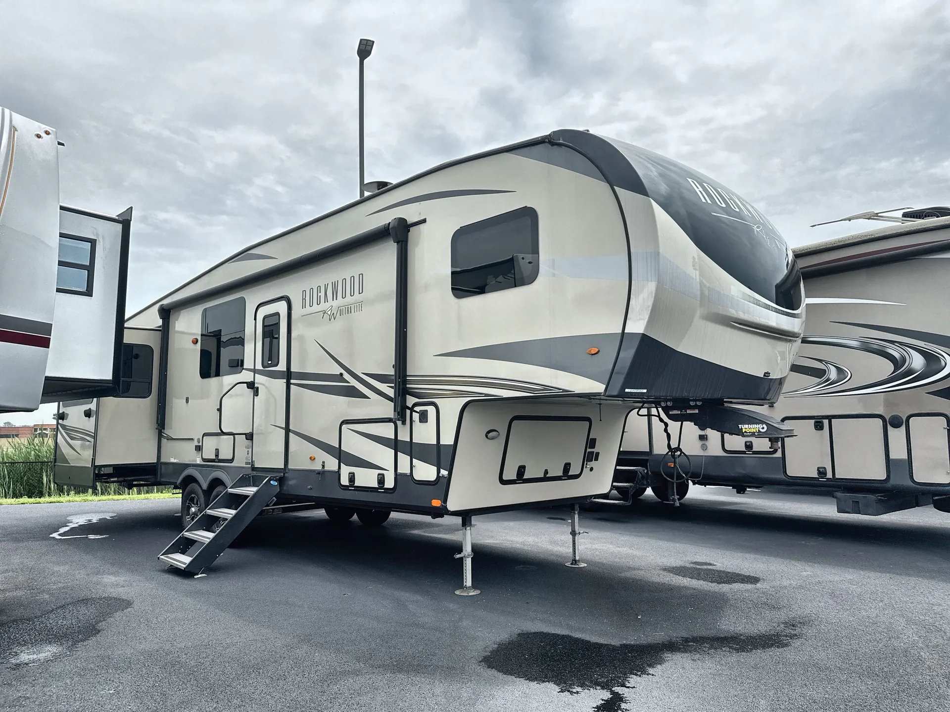 2022 Forest River Rockwood Ultra Lite 2898KS - Photo 2