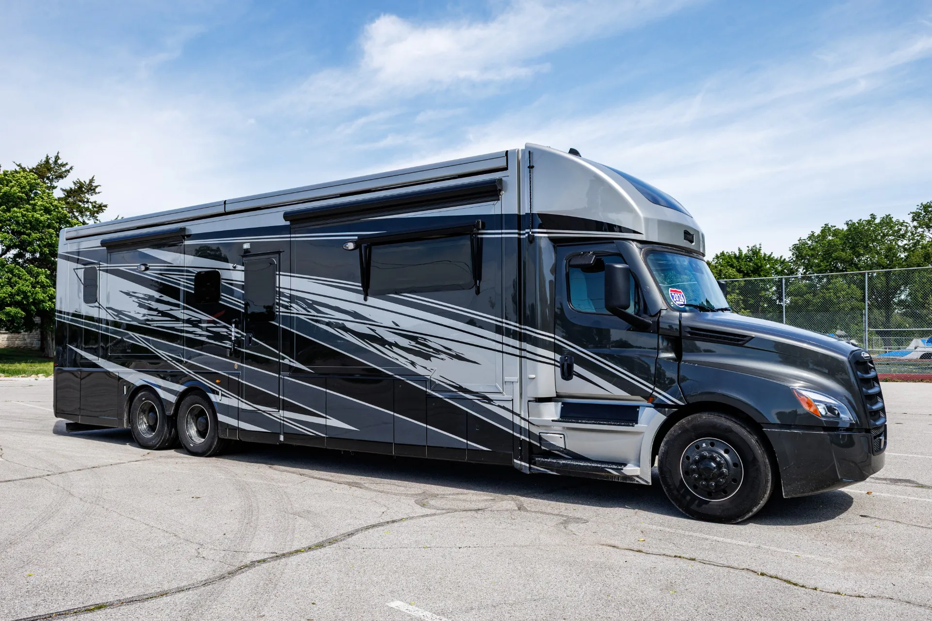 2026 Newmar Summit Aire 4540 - Photo 2