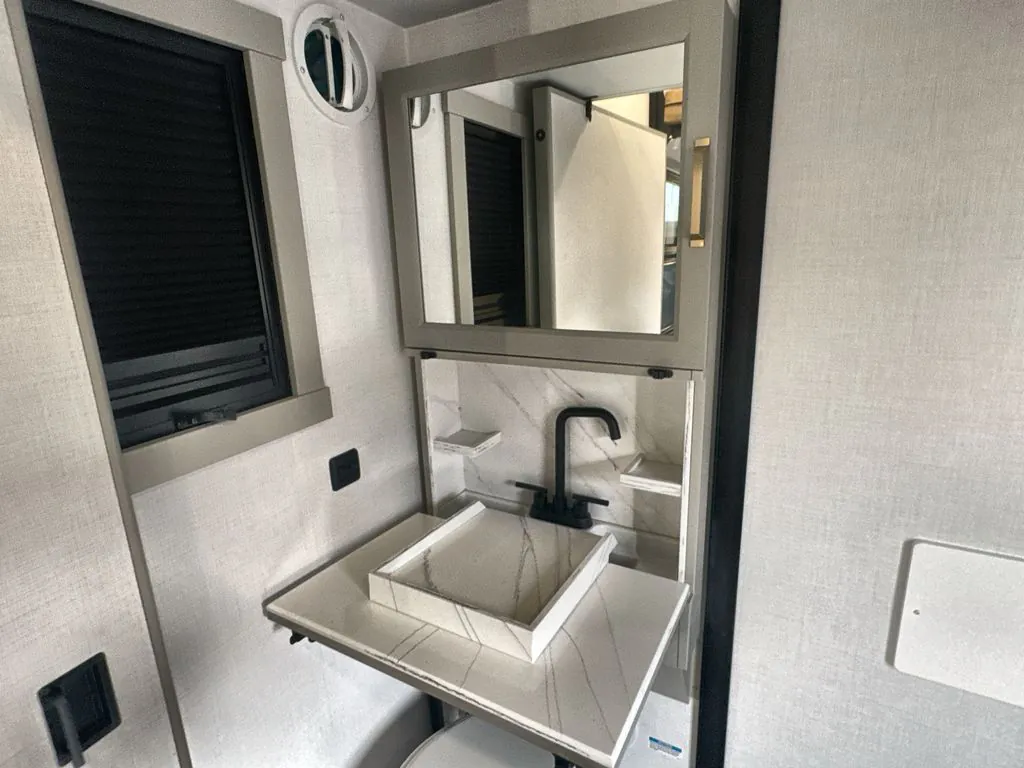 2026 Brinkley Model G 4100, Photos photo 32