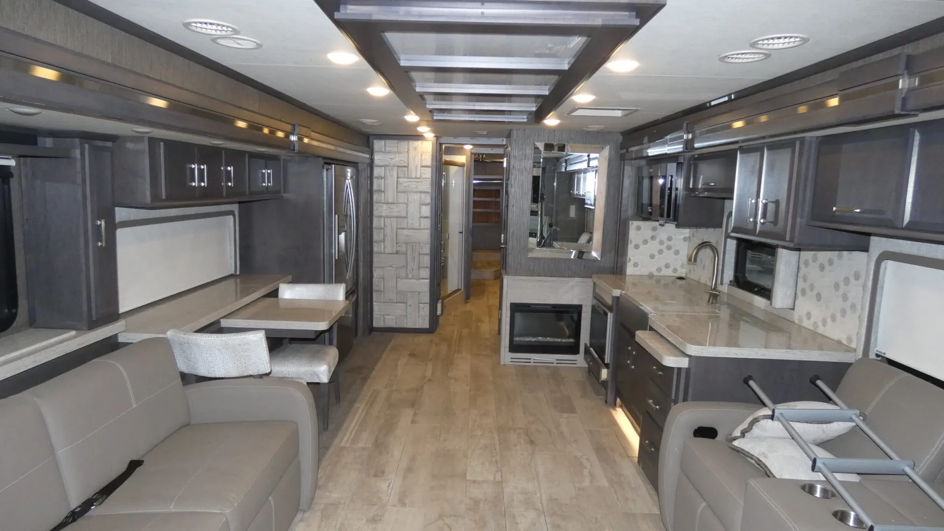 2020 Thor Motor Coach Tuscany 45JA - Photo 2
