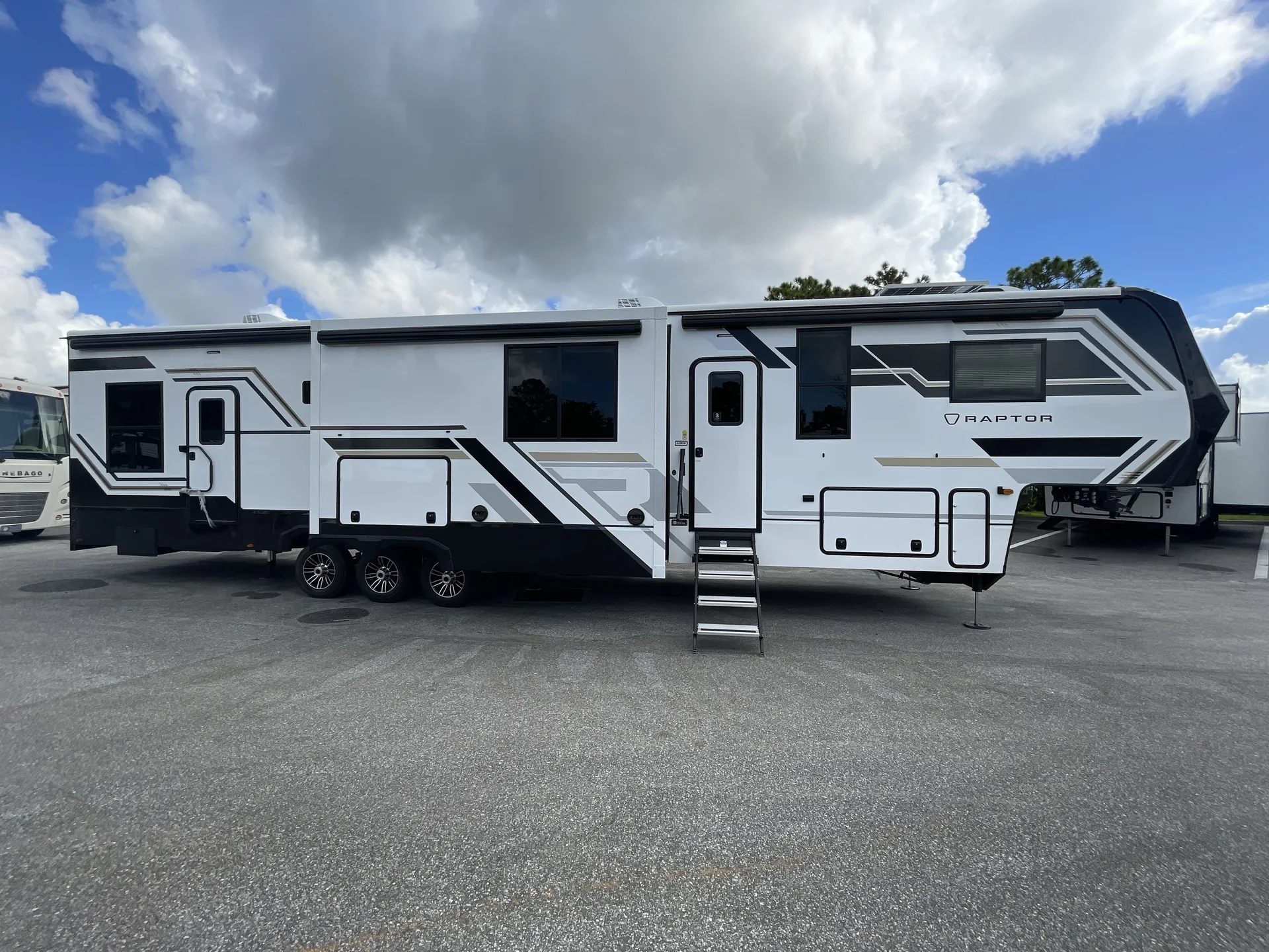 2026 Keystone Raptor 433 - Photo 2
