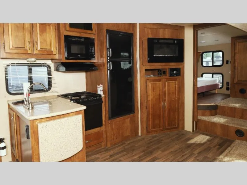 2018 Coachmen Chaparral Lite 295BH - Photo 4