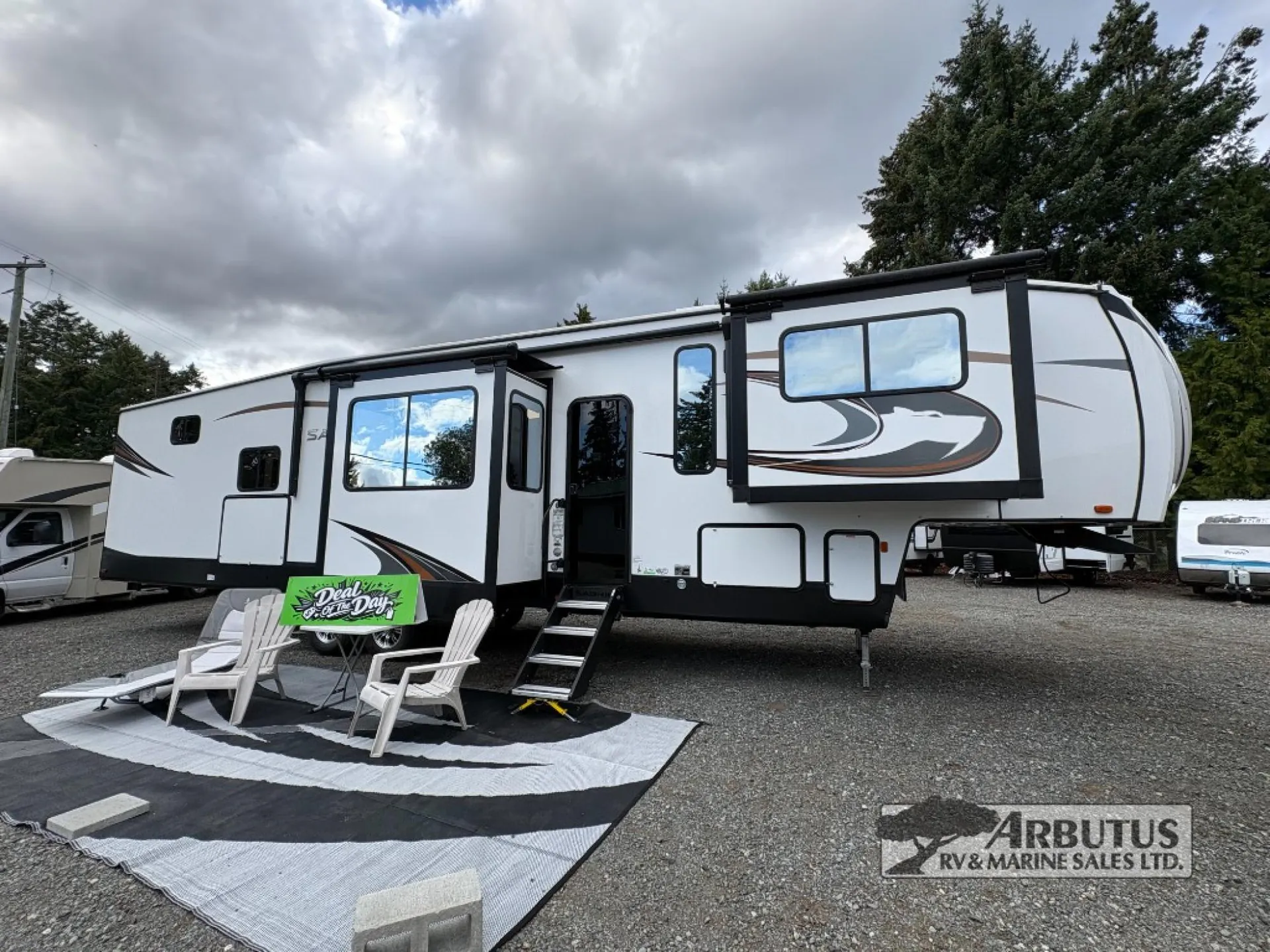 2023 Forest River Sabre 37FLH
