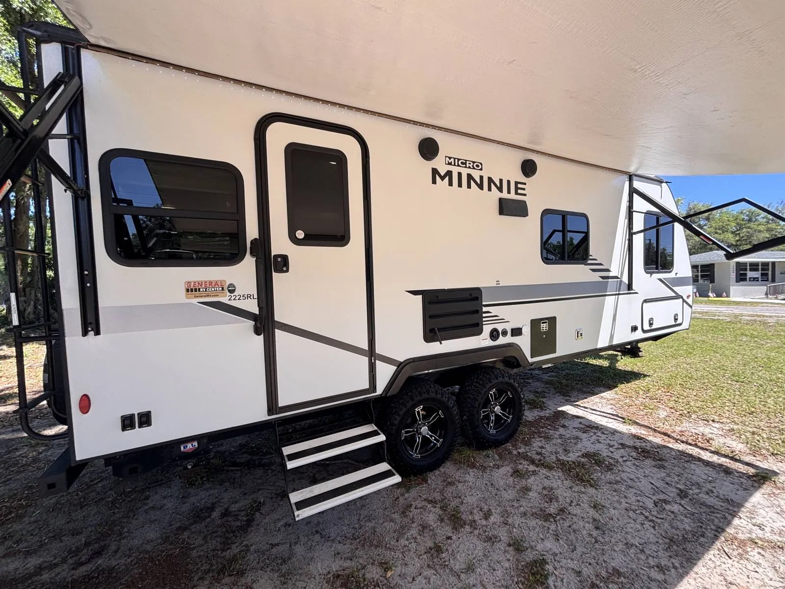 2022 Winnebago Micro Minnie 2225RL - Photo 2