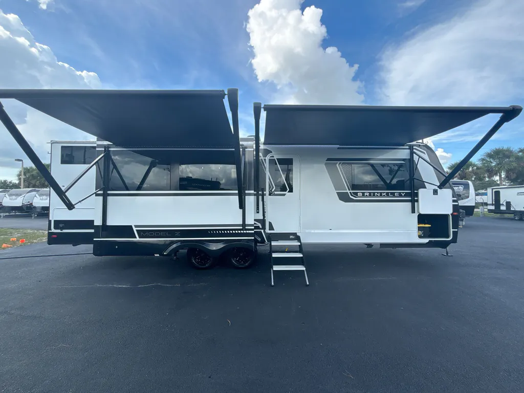 2025 Brinkley Model Z AIR 295, Photos photo 6