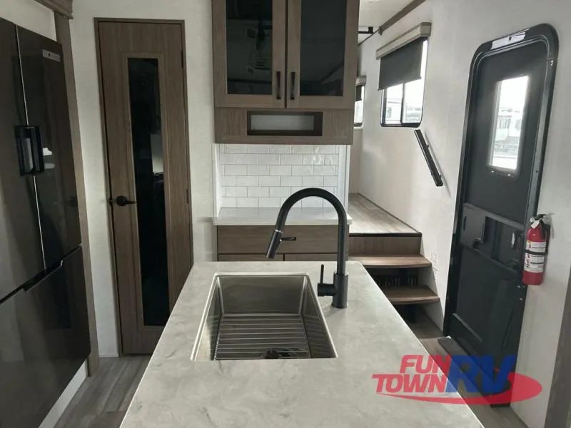 2024 Alliance RV Paradigm 375RD - Photo 3