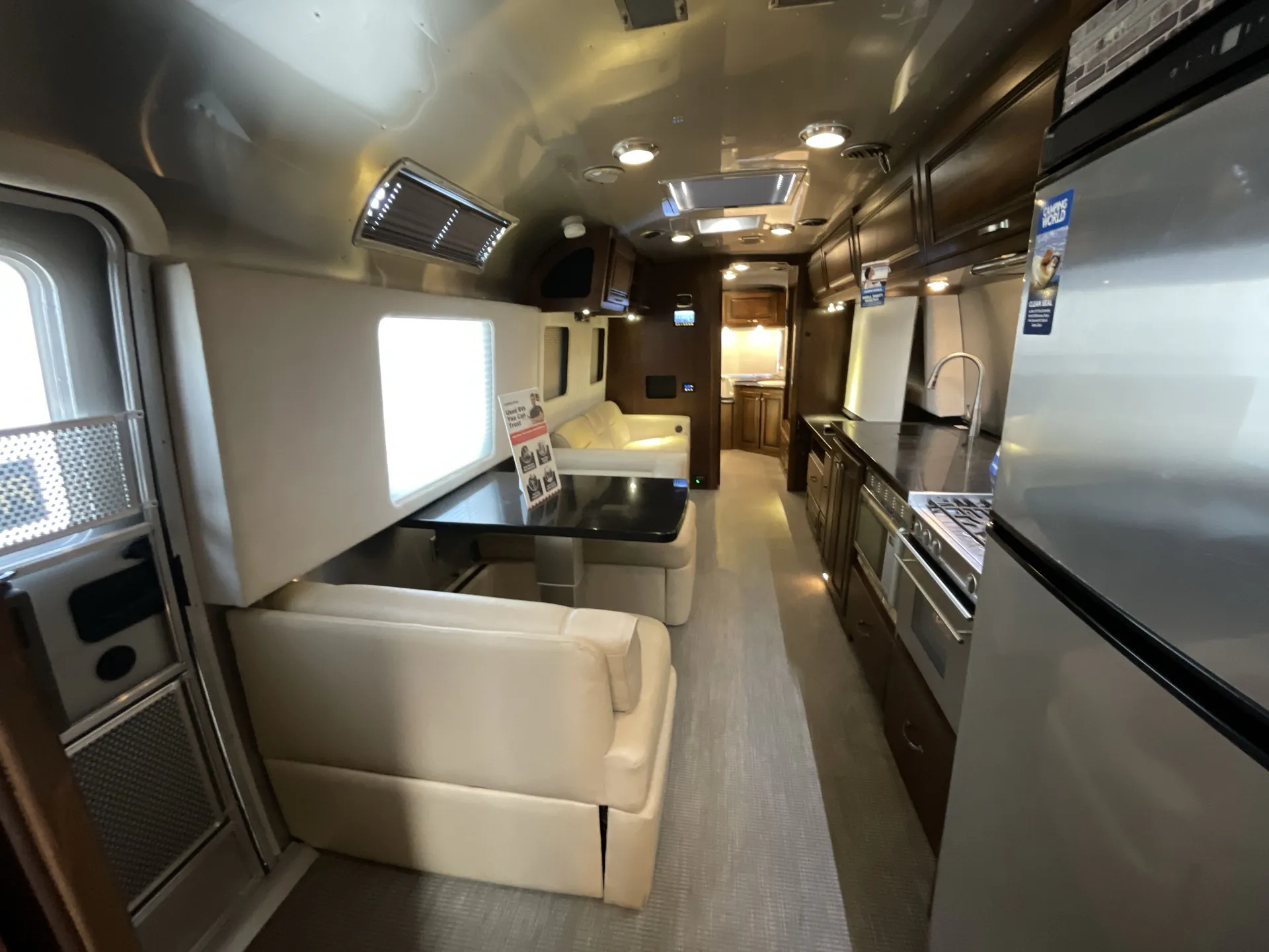 2018 airstream Classic 33FB Twin — living area main