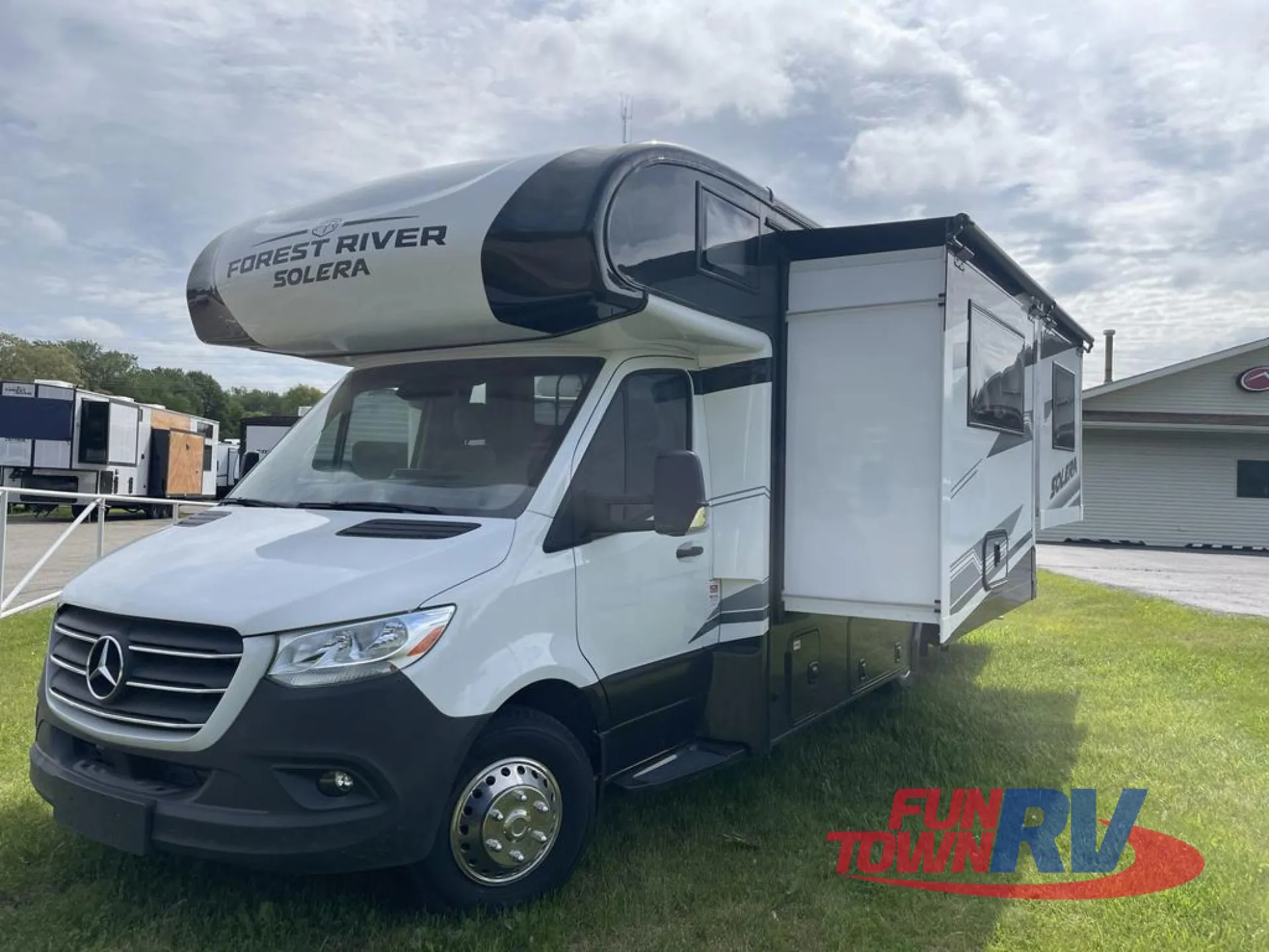 2025 Forest River Solera 24DSRC - Photo 4